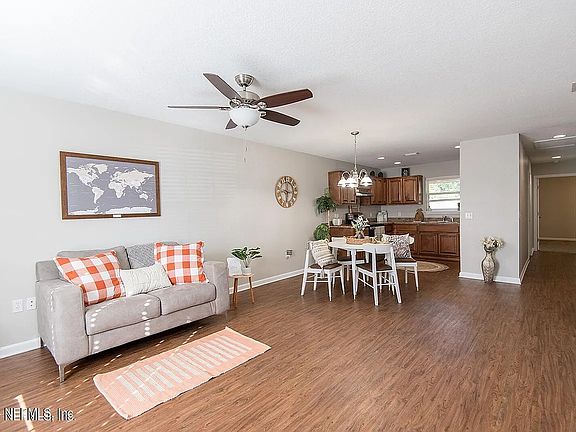 5th image of 226 Bradford Dr #226