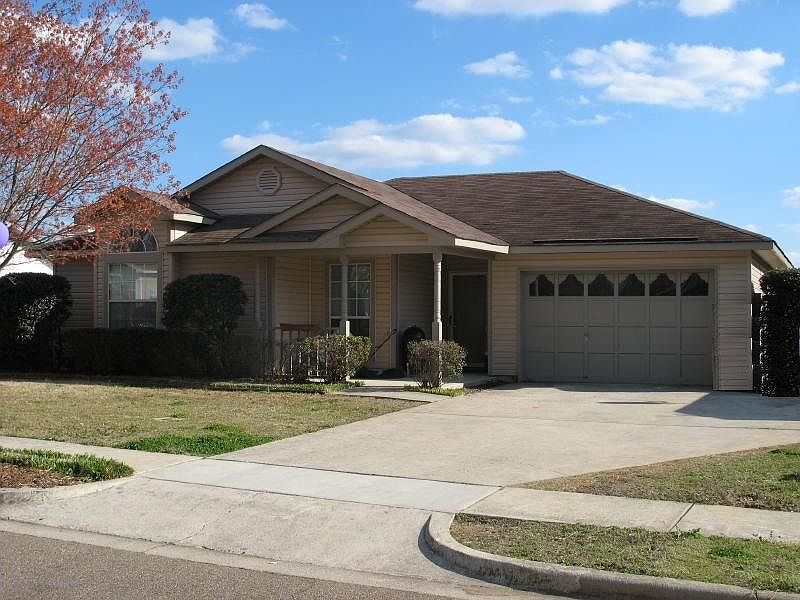 1st image of 203 Mountain Creek Dr