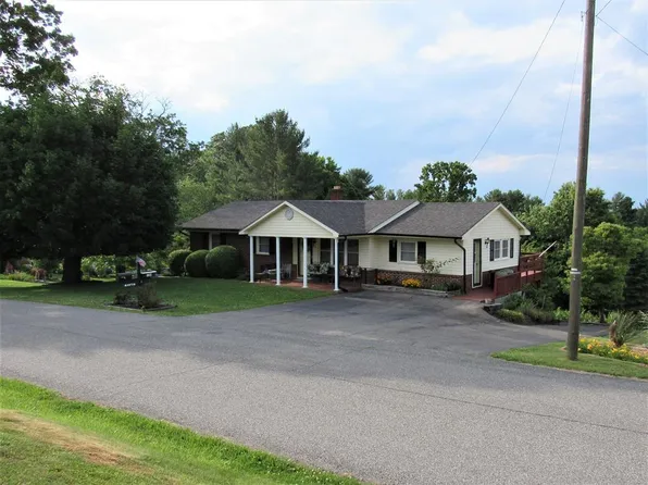 104 Armory Rd, Galax, VA 24333
