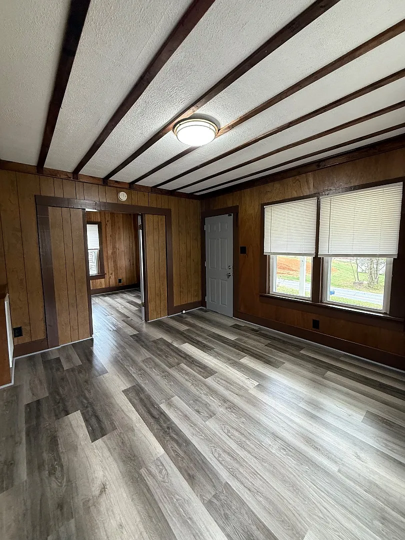 221 Valley Pike Rd — Photo 3