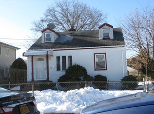 12 Foster Ave, Valley Stream, NY 11580