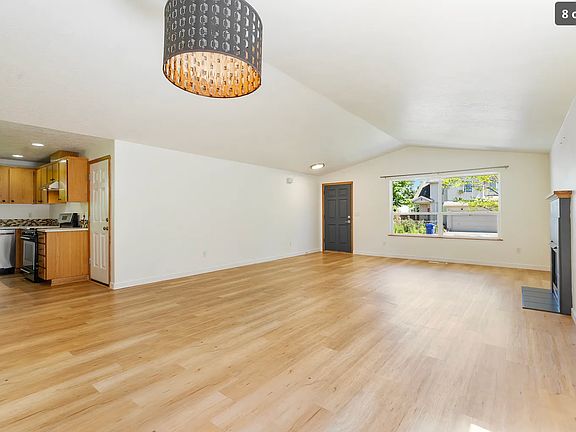 4th image of 6925 SE 65th Ave