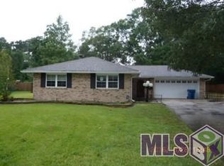 907 Willow Brook Ave, Denham Springs, LA 70726