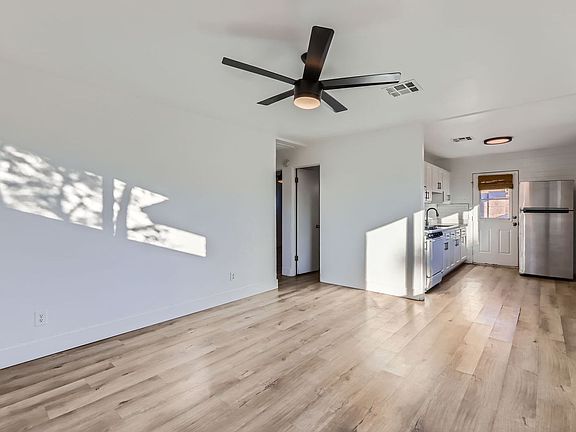 5th image of 3502 E Cambridge Ave #2
