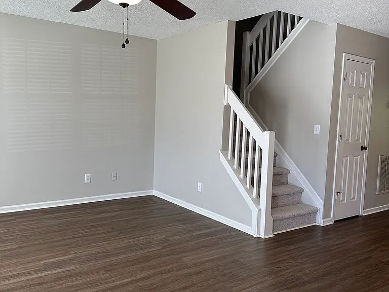 3202 Summercroft Ln — Photo 3