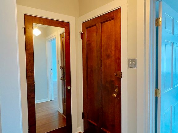 3rd image of 6211 N Artesian Ave Unit 2