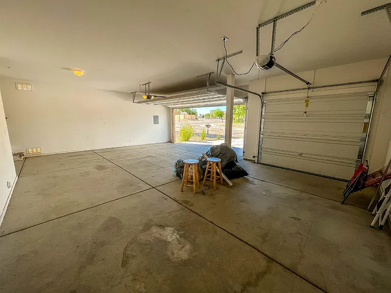 853 W Calle Barbitas — Photo 15