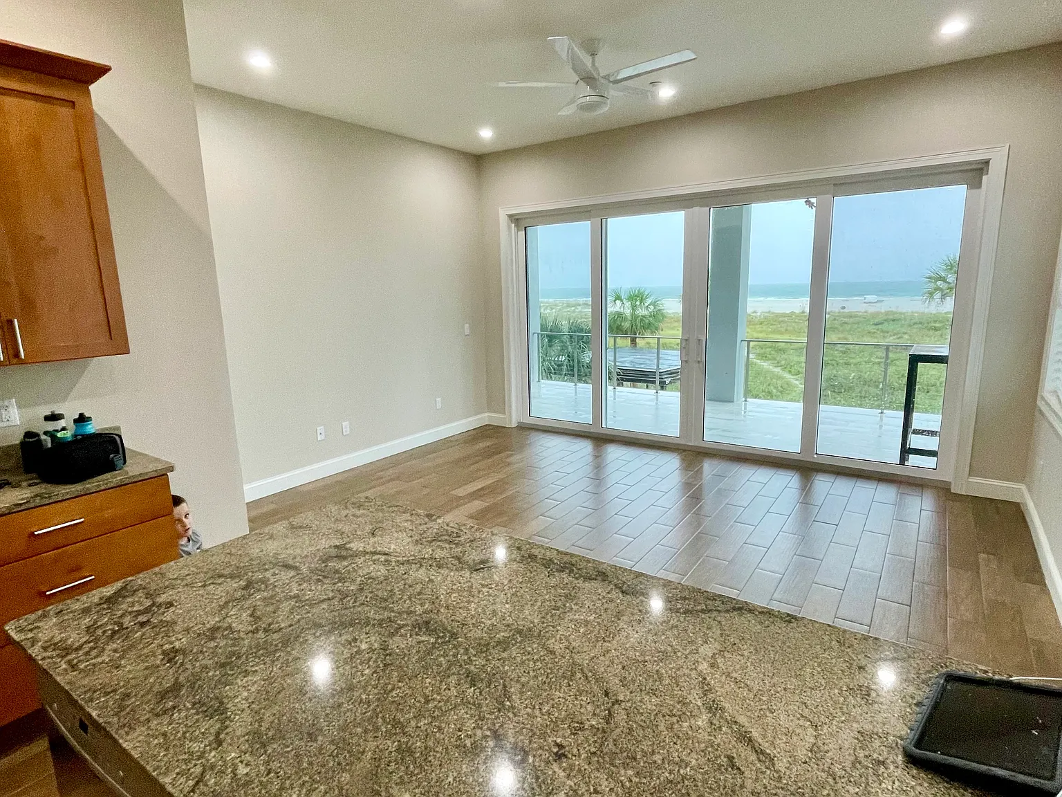 2 bed, 1010 sqft, $3,585 — Photo 3