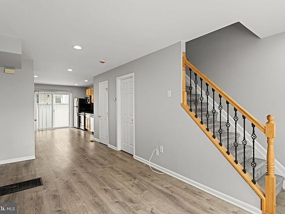 5th image of 2310 E Cabot St