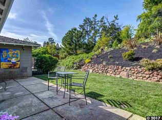 5 Meadow Park Ct, Orinda, CA 94563