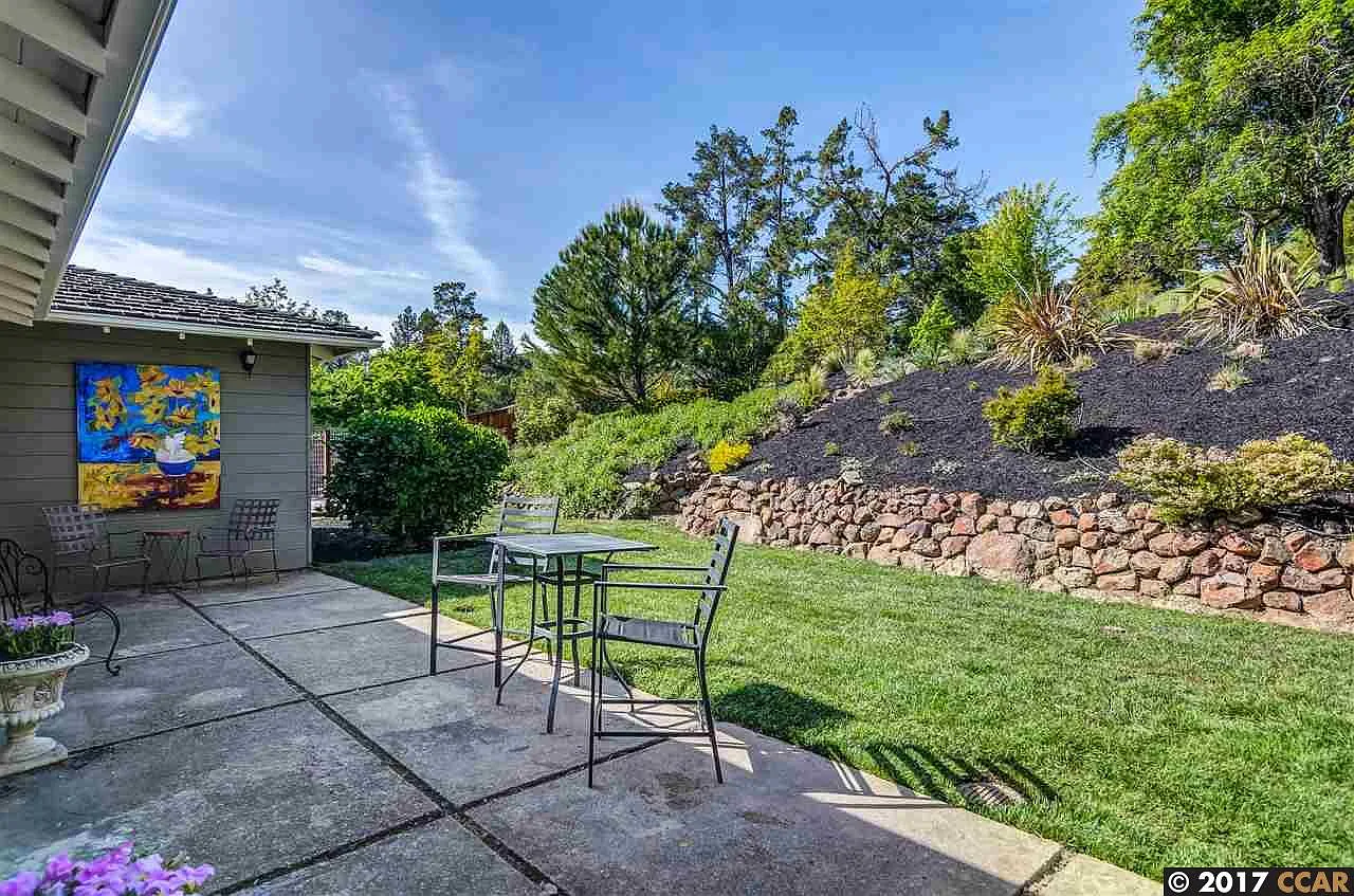 5 Meadow Park Ct photo 1