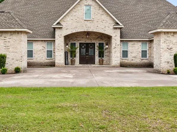 7411 Woodland Dr, Pass Christian, MS 39571