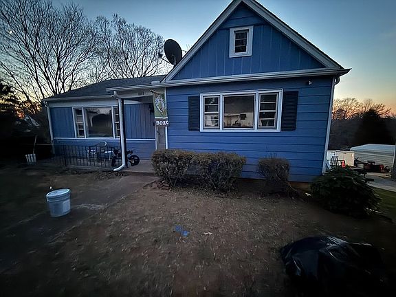 4th image of 1003 Columbus St