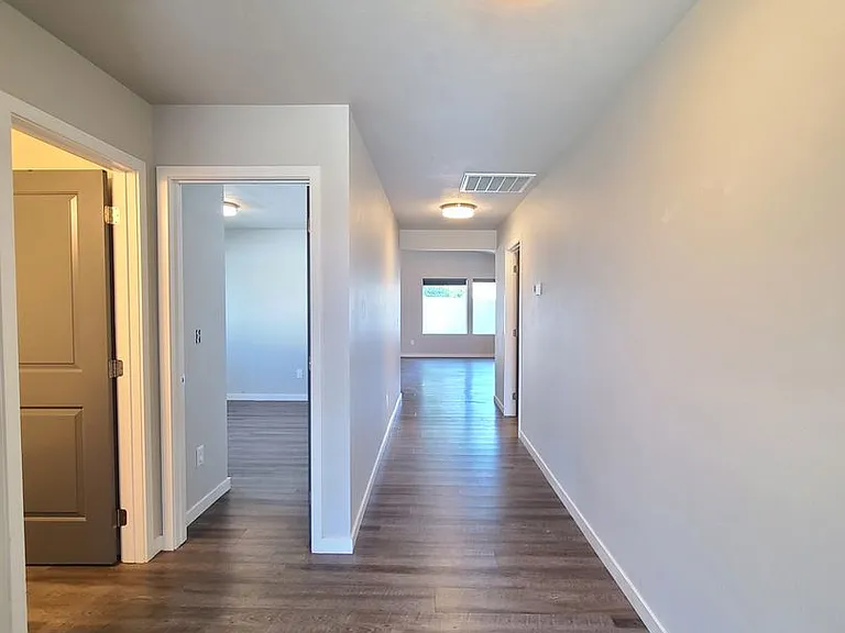 3014 N Gillis Ct — Photo 22