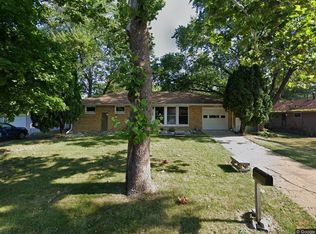 2004 Broadmoor Dr, Champaign, IL 61821