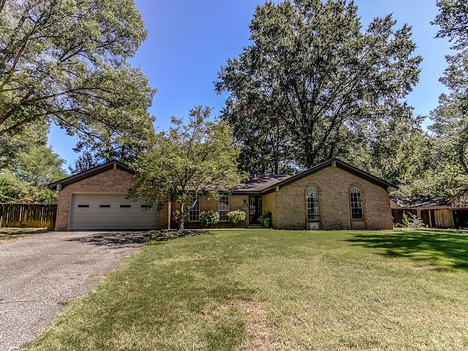 1st image of 3800 Clubview Dr