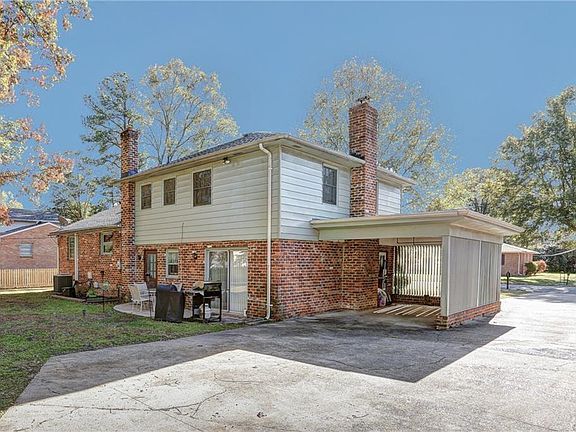2nd image of 1616 Littleton Blvd