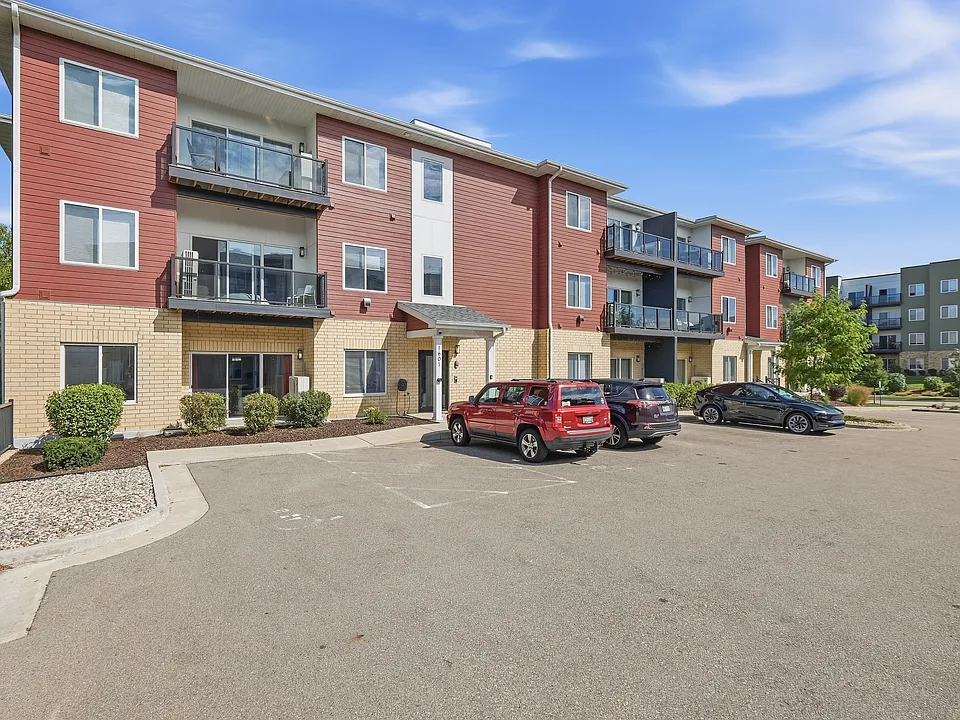 1601 N Windsor Ave #101
