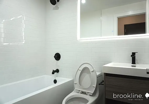 Rented by Suzuki Capital LLC | media 12