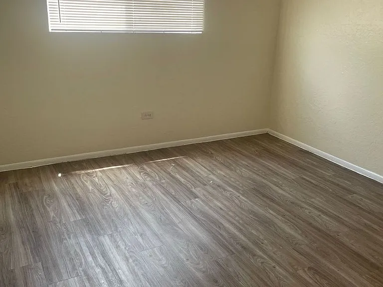 312 Charleston St NE — Photo 1