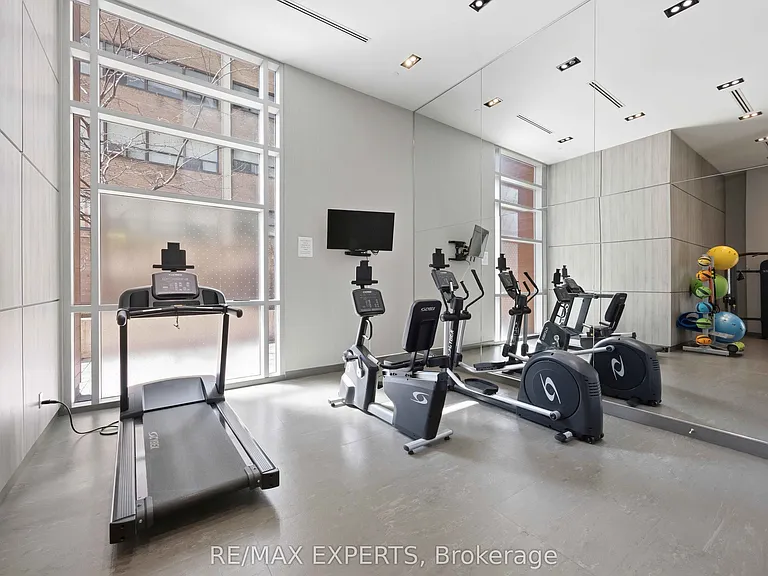 223 Saint Clair Ave W #1007 — Photo 31