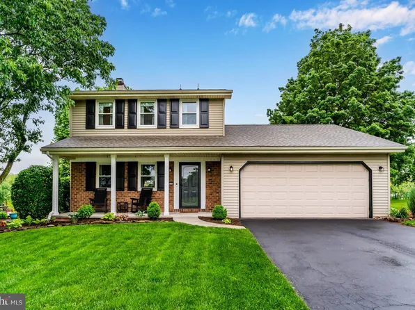 1420 Woodridge Dr, Middletown, PA 17057