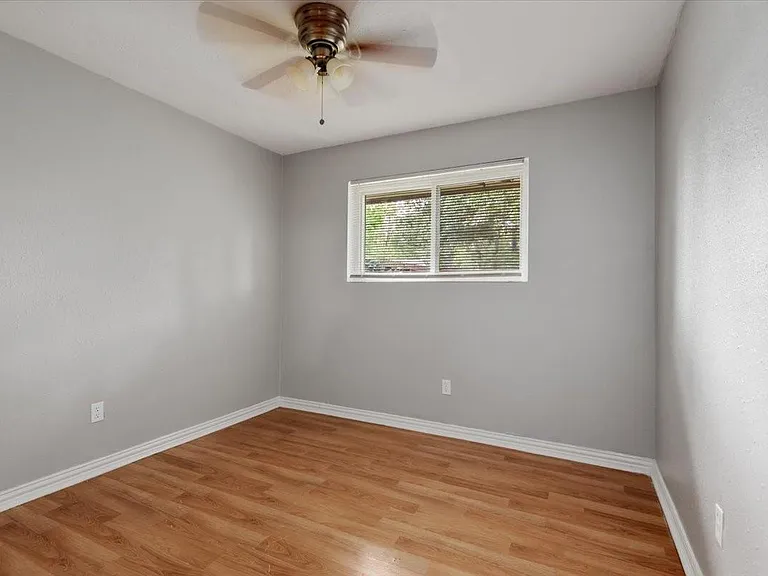 1935 Barnsley Ln — Photo 29