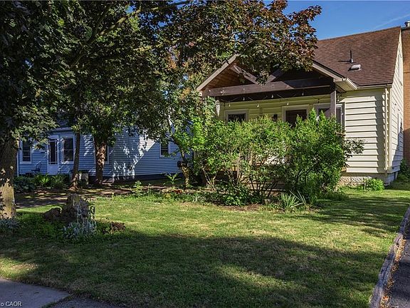 3rd image of 15 Spencer Ave