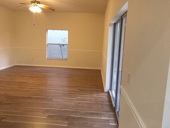 2nd image of 2821 Dover Glen Cir