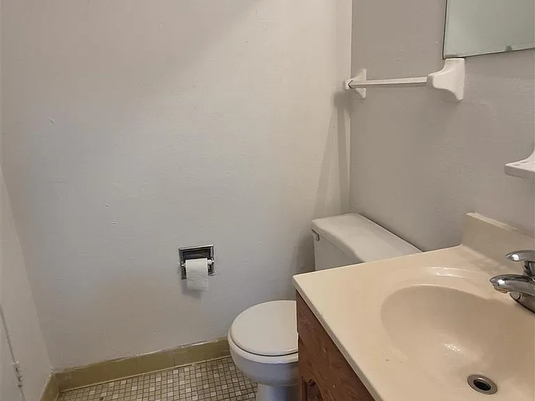 852 Garnet St — Photo 9