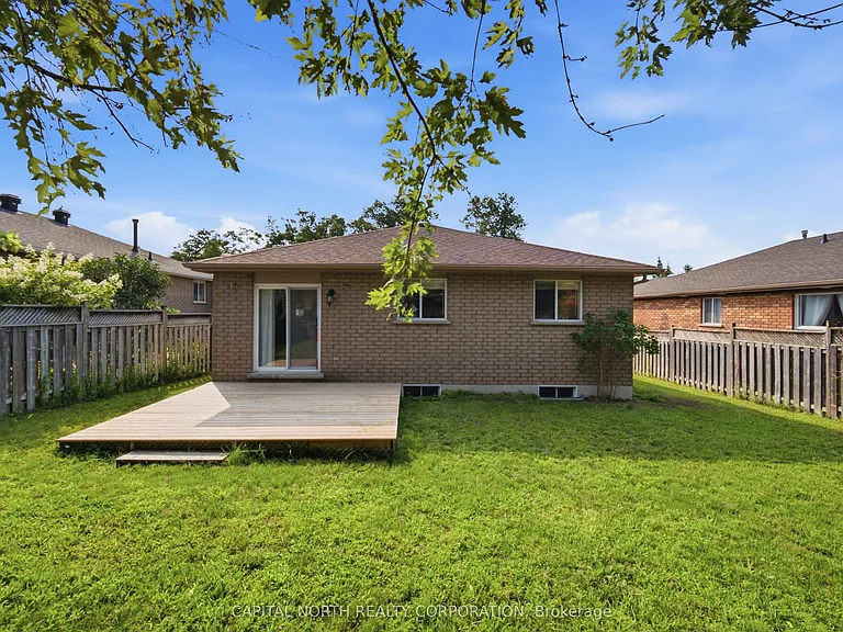 126 Marsellus Dr — Photo 37