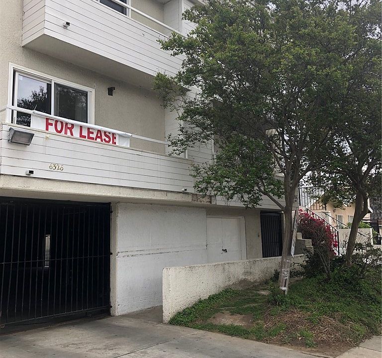1st image of 6326 Hazeltine Ave APT 4