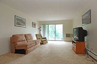 3rd image of 5125 Blodgett Ave APT 404