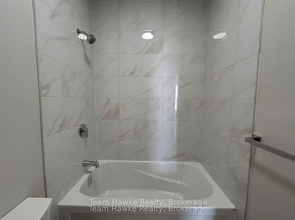 521 Bay St #14, Midland, ON L4R 1L2