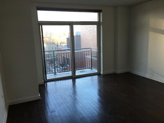2nd image of 1117 Broadway