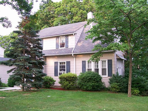 2nd image of 34 Puritan Dr