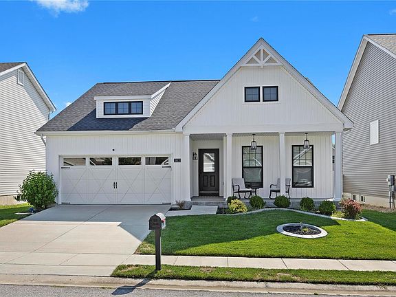 2nd image of 1912 Plantation Ln