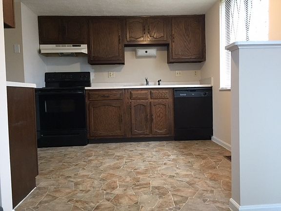 2nd image of 7413 Saxony Dr #296