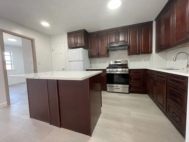 38-12 149th Pl — Photo 11