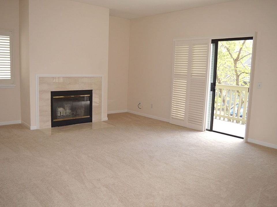 1st image of 125 Eucalyptus Knoll St