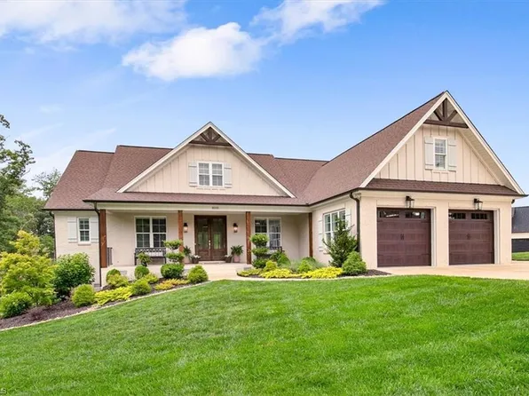 8005 Honkers Hollow Dr, Stokesdale, NC 27357