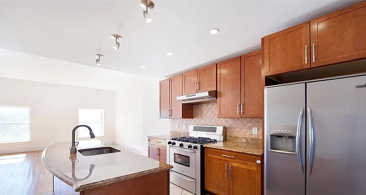 Rented by Charney Real Estate LLC | media 1