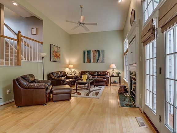 4th image of 9409 Apple Blossom Dr