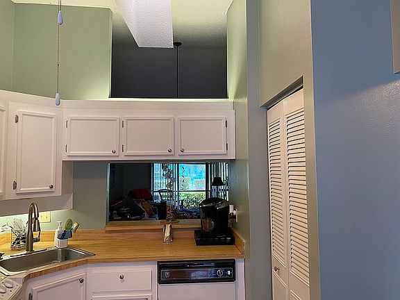 5th image of 4721 Lakeside Club Blvd APT 4