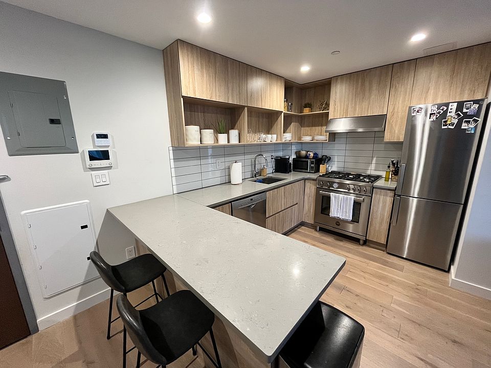 1st image of 14-33 31st Ave #3I