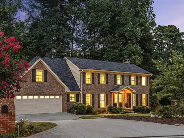 1192 Coronation Dr, Dunwoody, GA 30338