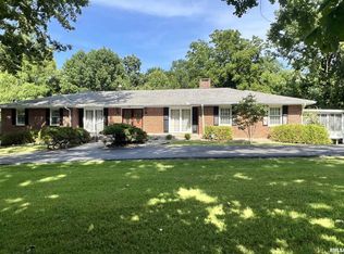 112 Birdsong Dr, Carbondale, IL 62903