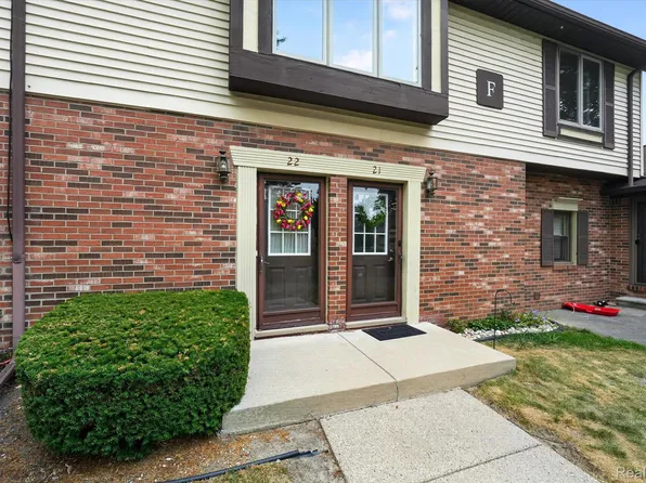 2321 London Bridge Dr Unit 22, Rochester Hills, MI 48307