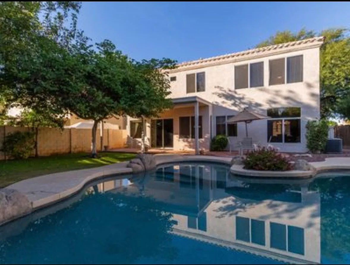 4 bed, 2850 sqft, $3,110 — Photo 2