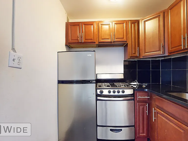202 6th Ave #3A — Photo 3